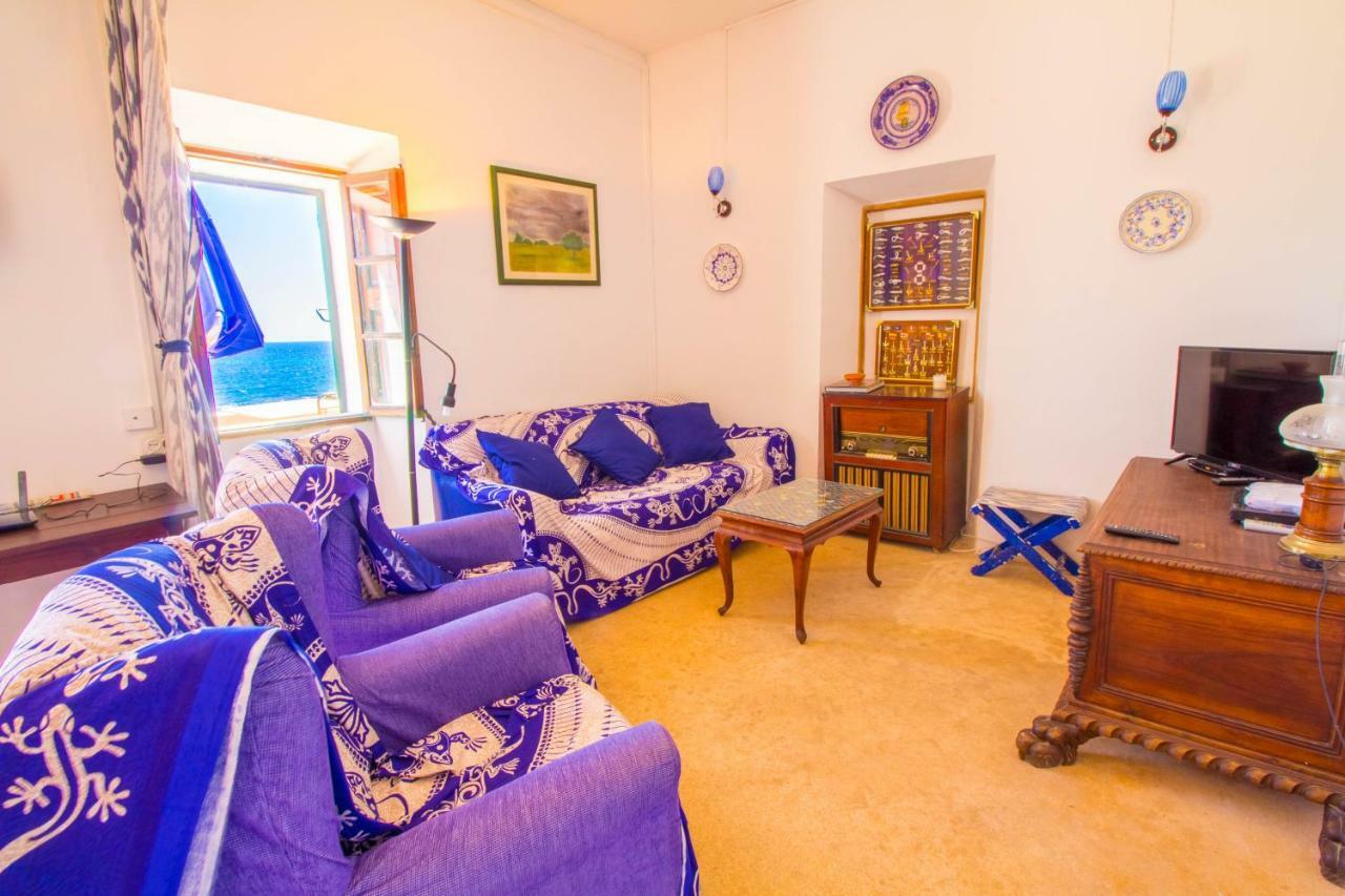 Authentic Fisherman's House On The Seafront Сasa de vacaciones